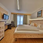 Geiger 3*